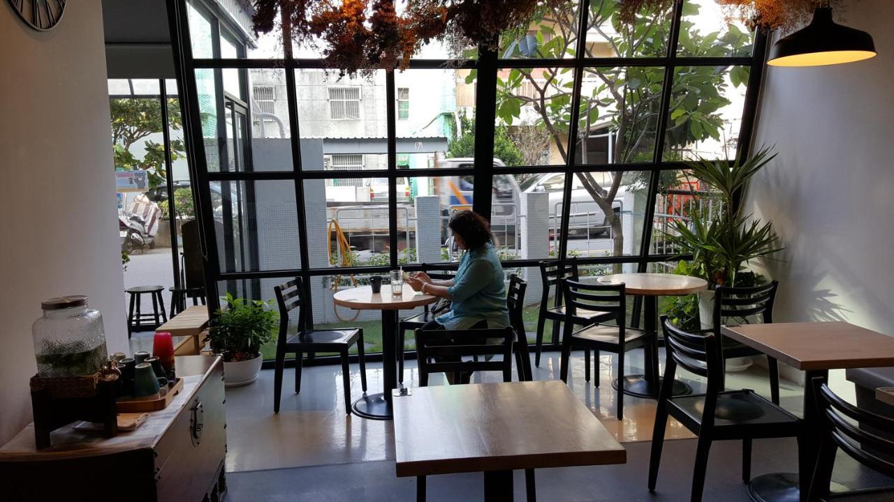 Windmill Fashion Hotel Kaohsiung Exterior photo